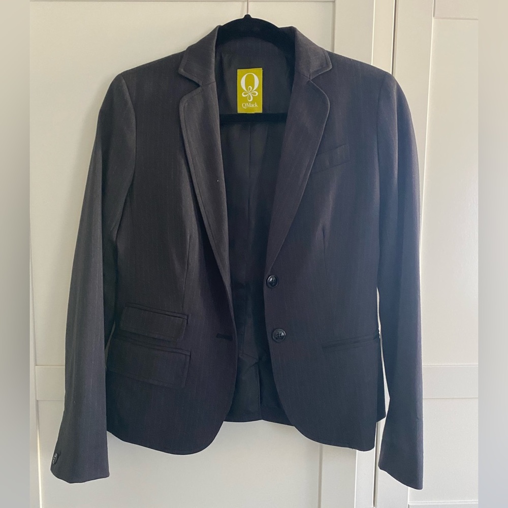 QMack Dark Grey Pinstripe Blazer - Size 4 NWOT
